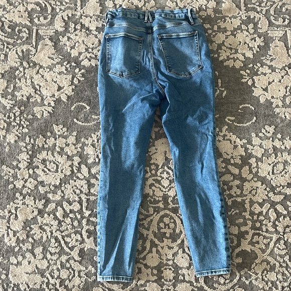 Good American, Good legs Skinny light Compression Jeans - Picture 9 of 9